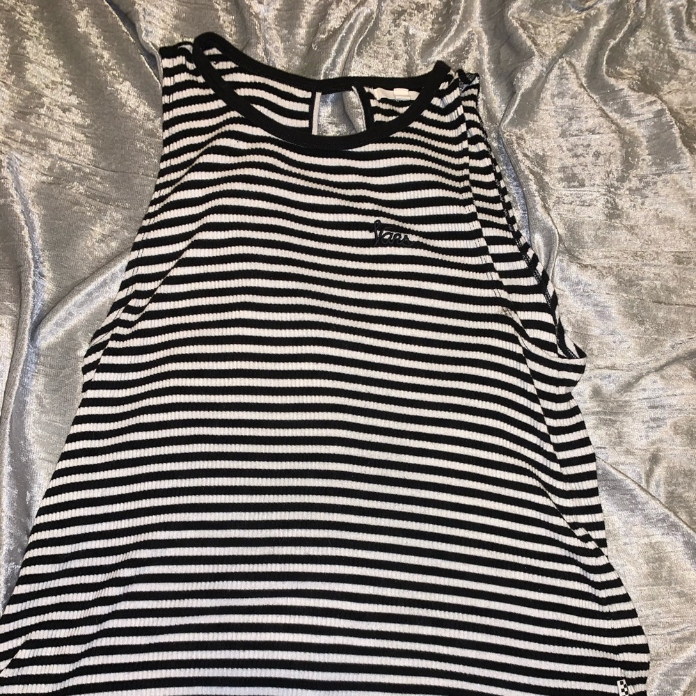 Vans top